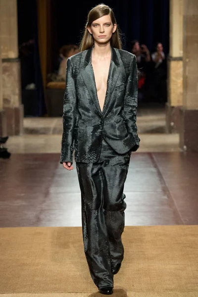Look 40